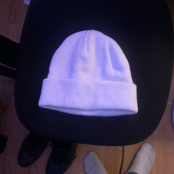 White Supreme Paris Beanie - Picture 2 of 4